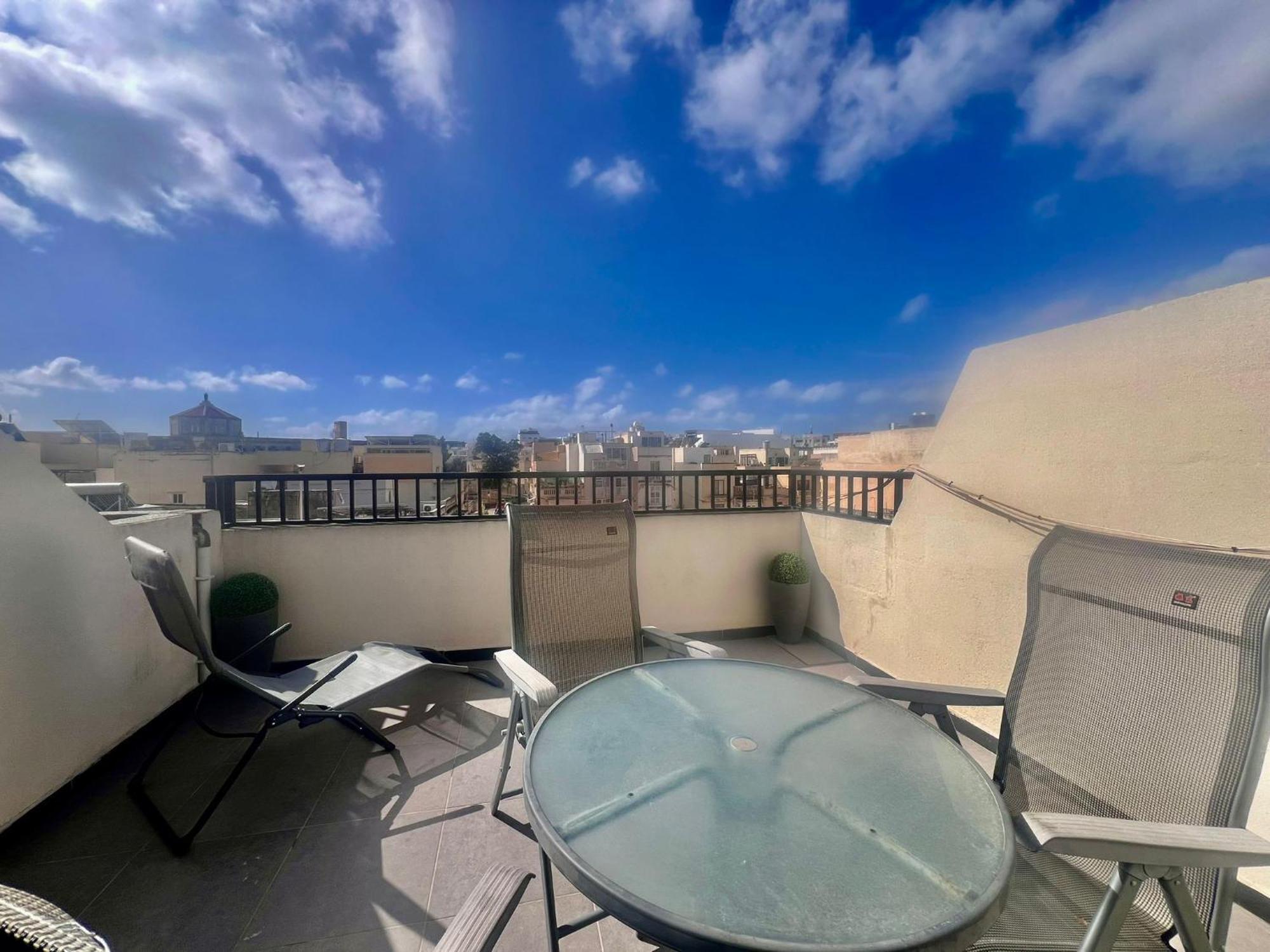 83/3-Lovely 1 Bedroom Penthouse Birkirkara Kültér fotó